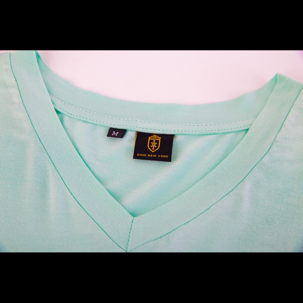 kING NEW YORK, V-NECK T-SHIRT, LIGHT TURQUOISE.